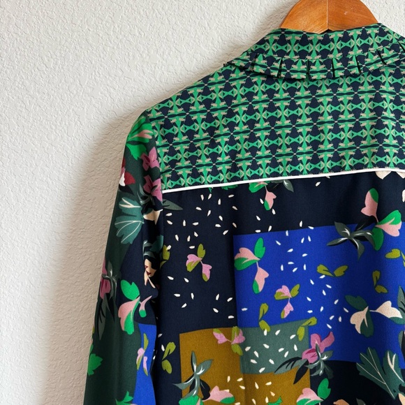 CAbi #5520 Bronco Patchwork Floral Mix Print Western Button Down Top Size XS - Picture 7 of 8